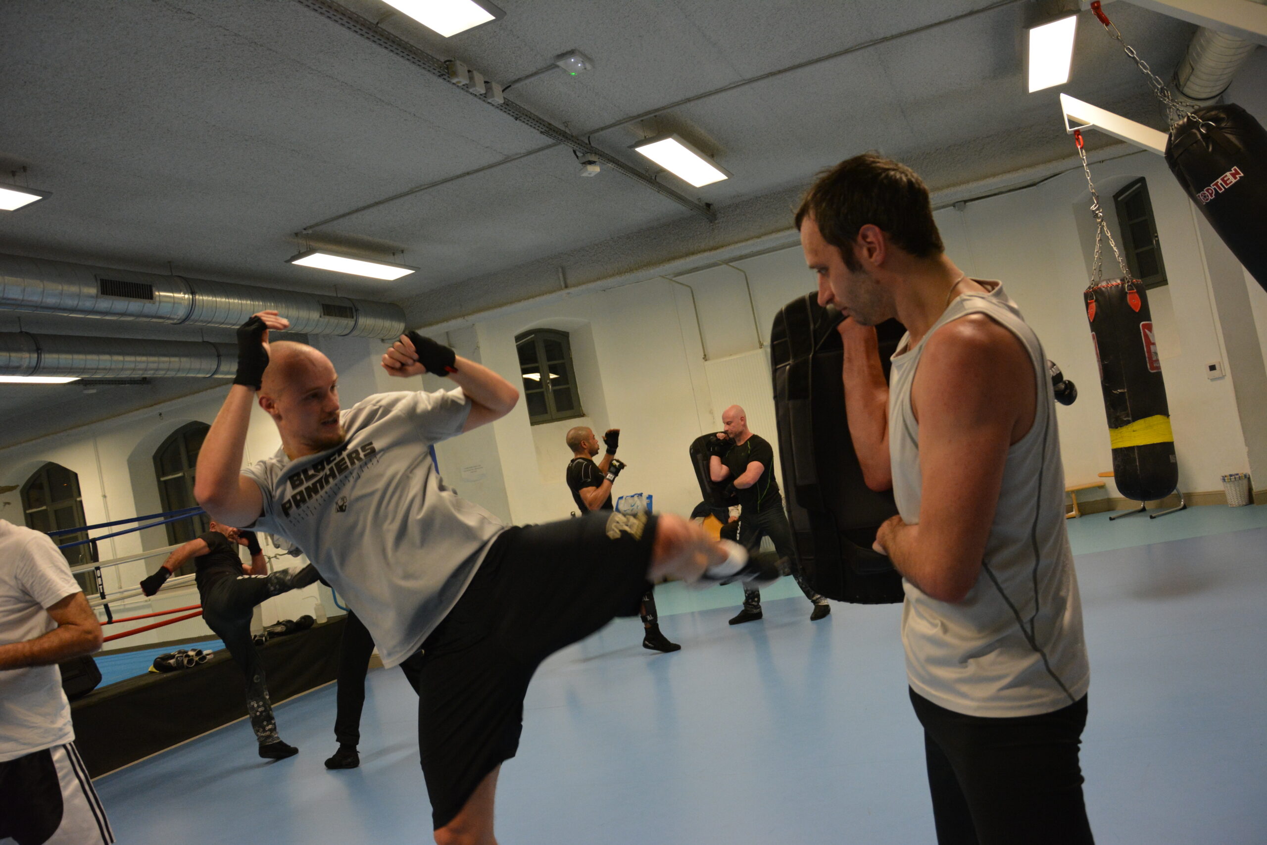 Travail au bouclier - Savate Boxe Française Mulhouse